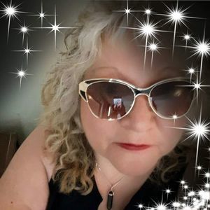 Meet your Posher, Mona